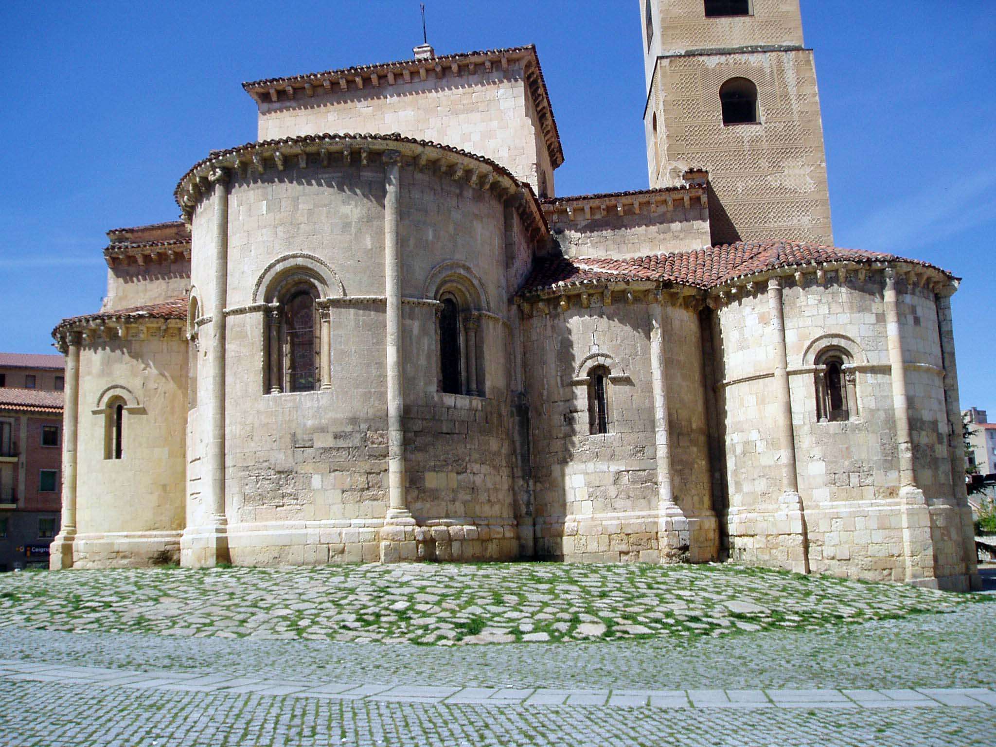 Chartres: Arte, espiritualidad y esoterismo. - Blogs de Francia - De la Basílica a la Catedral Gótica. (1)